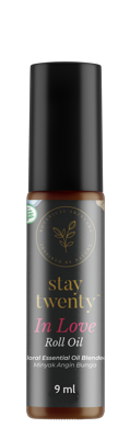 MOCKUP-ROLL-OIL-IN-LOVELABEL-edit.webp